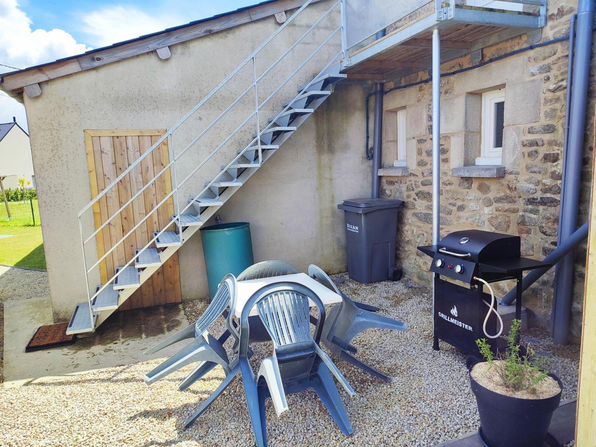 Gite Des Mezieres Brusvily Exteriör bild